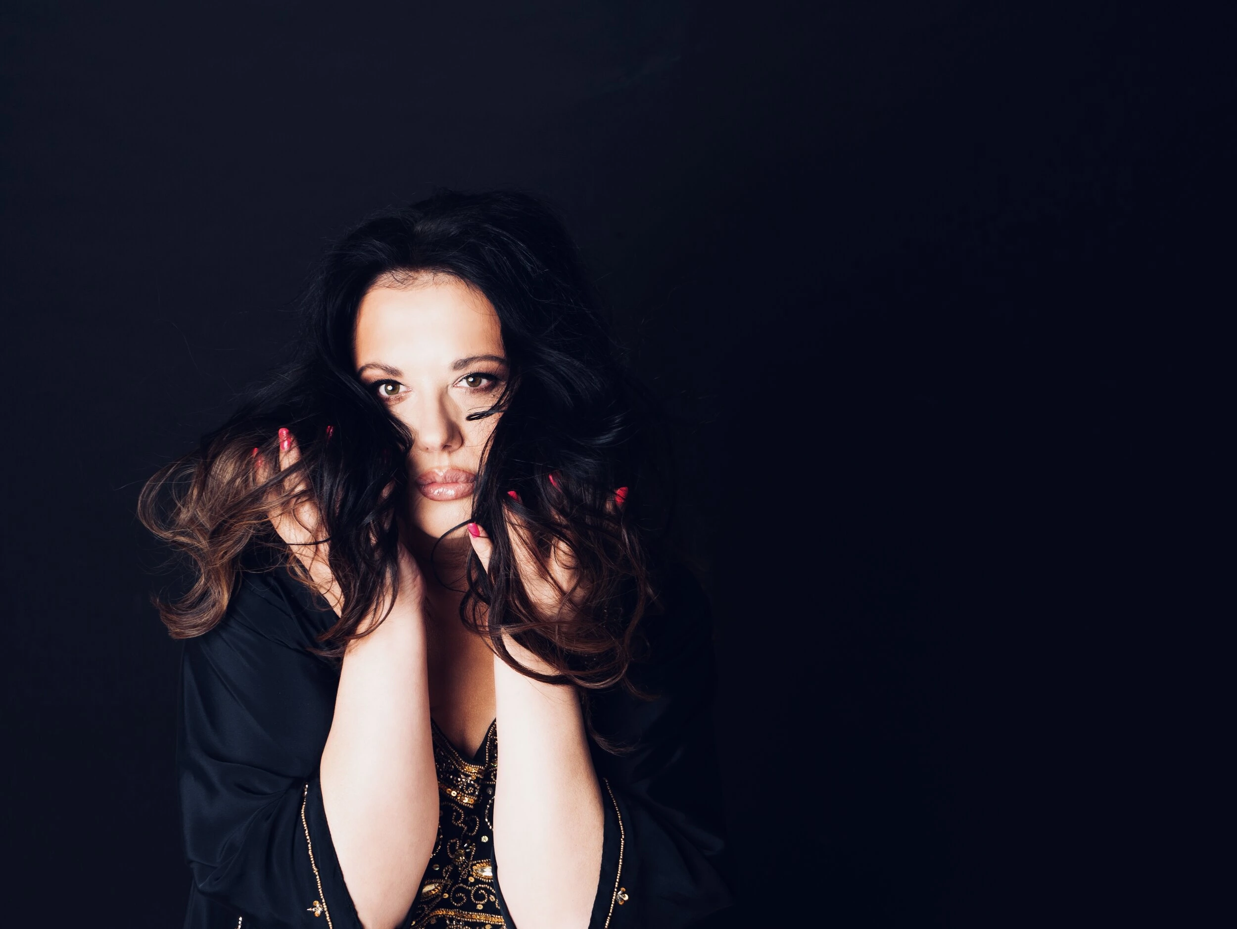 Maja Jaku Hero Section Image